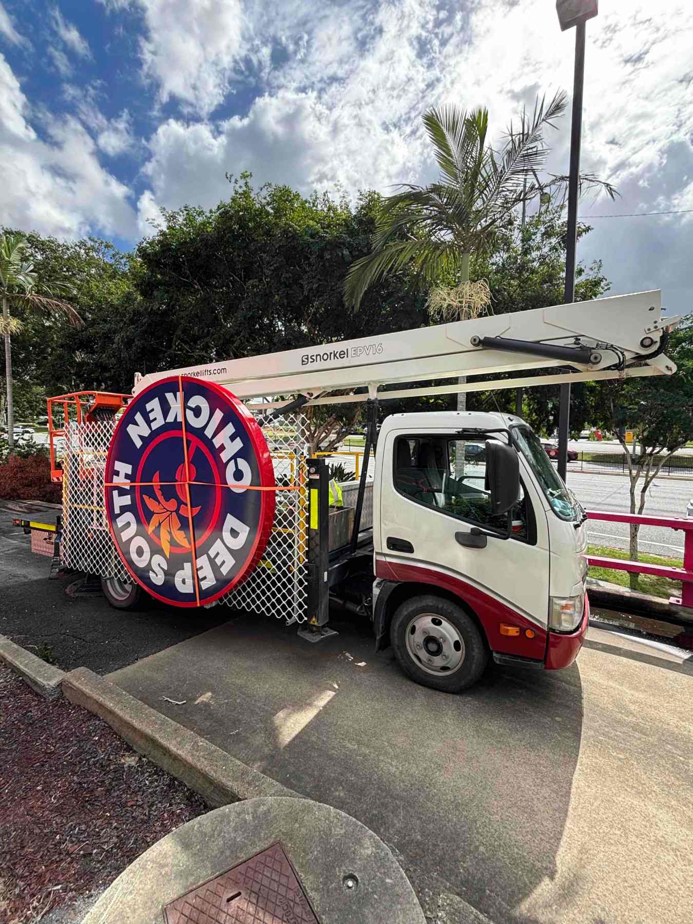 cherry picker truck sc deep south