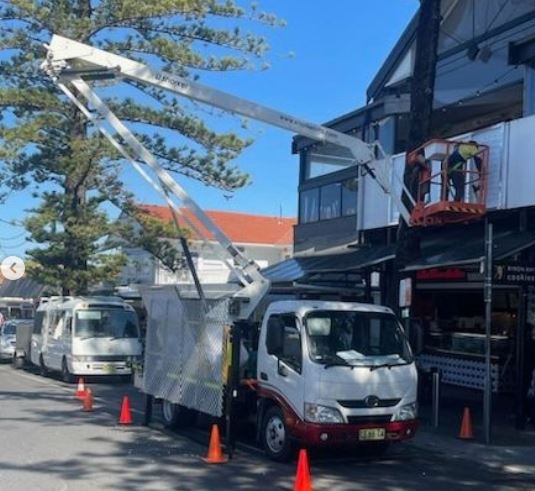 cherry picker truck sc street