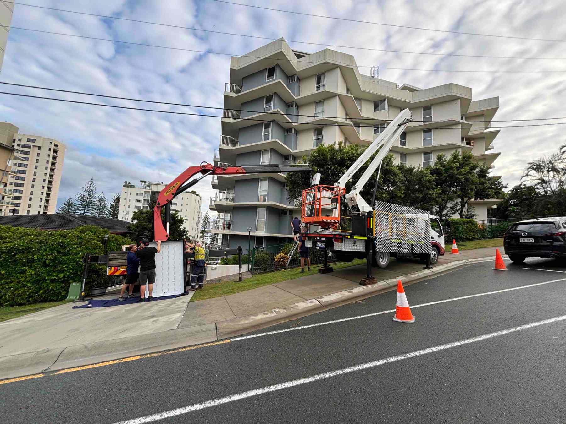 leveled cherry picker truck sc